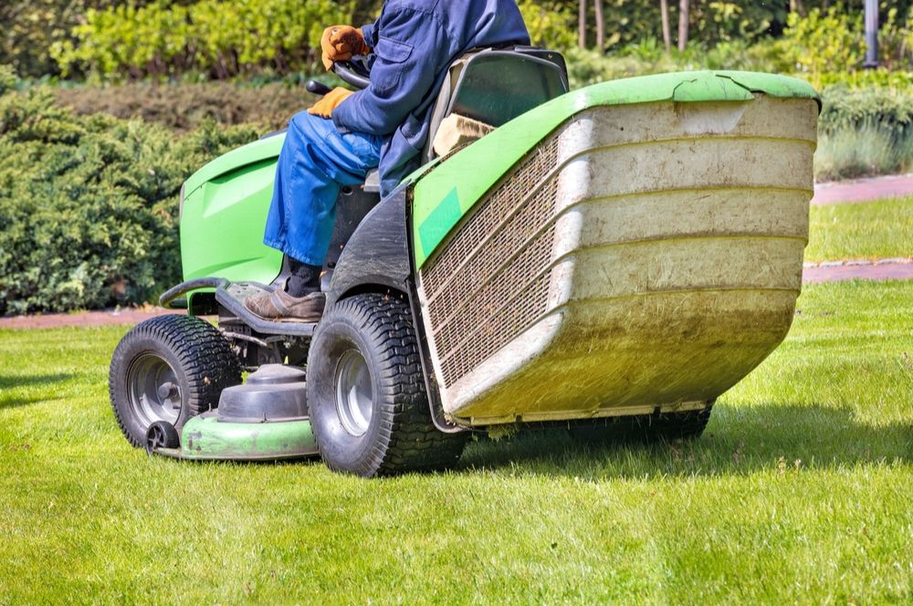 Slow Gentle Turns And Varying Your Mowing Pattern Promote Lawn Health